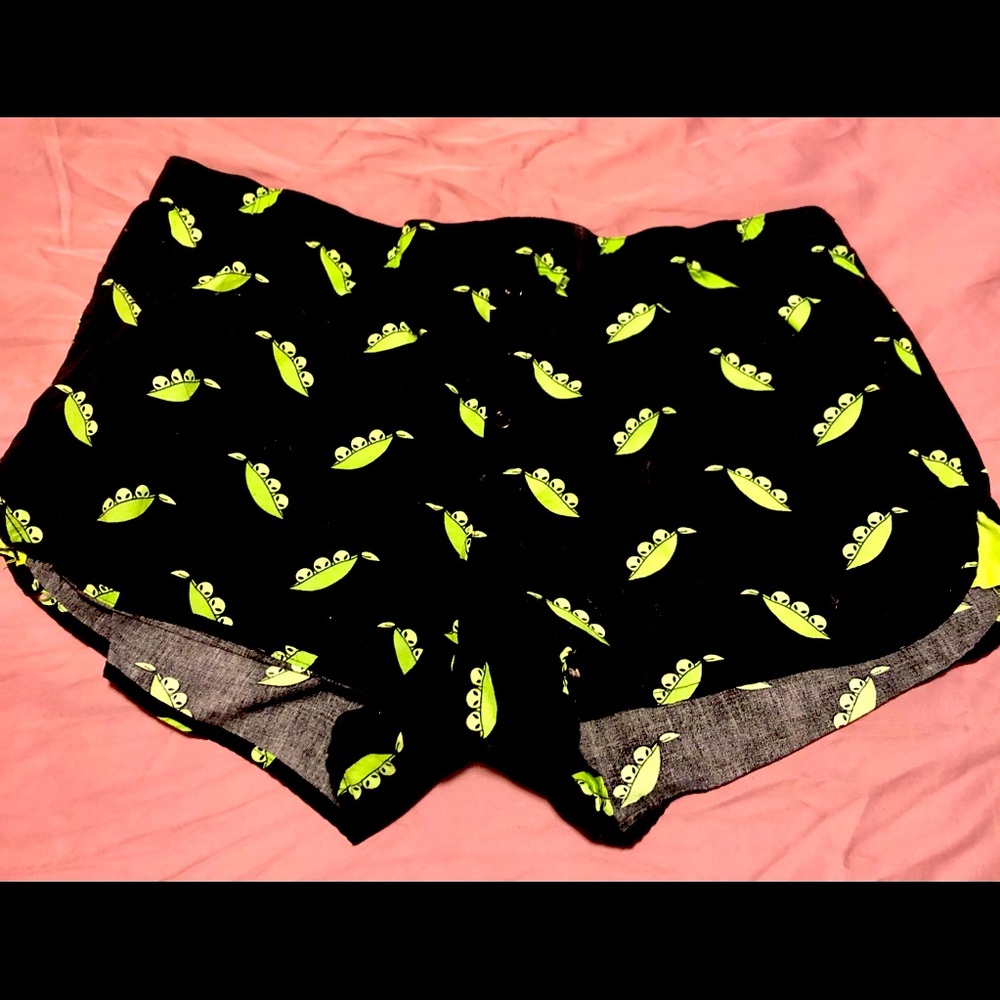 Alien shorts